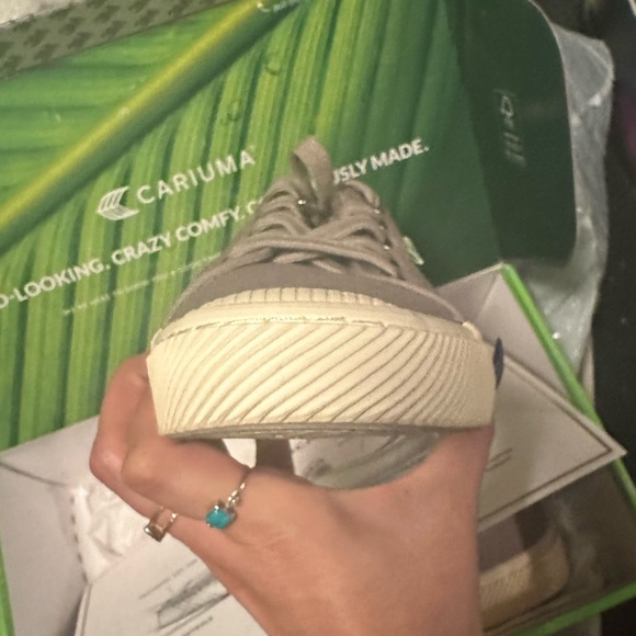 Cariuma Canvas Sneakers (9) - Picture 3 of 5